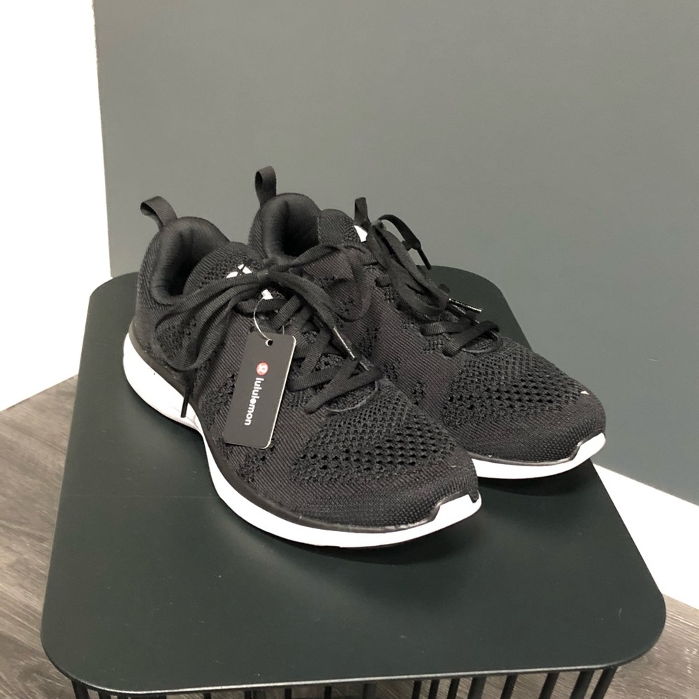 NWT Lululemon APL tech loom tennis shoe sneaker